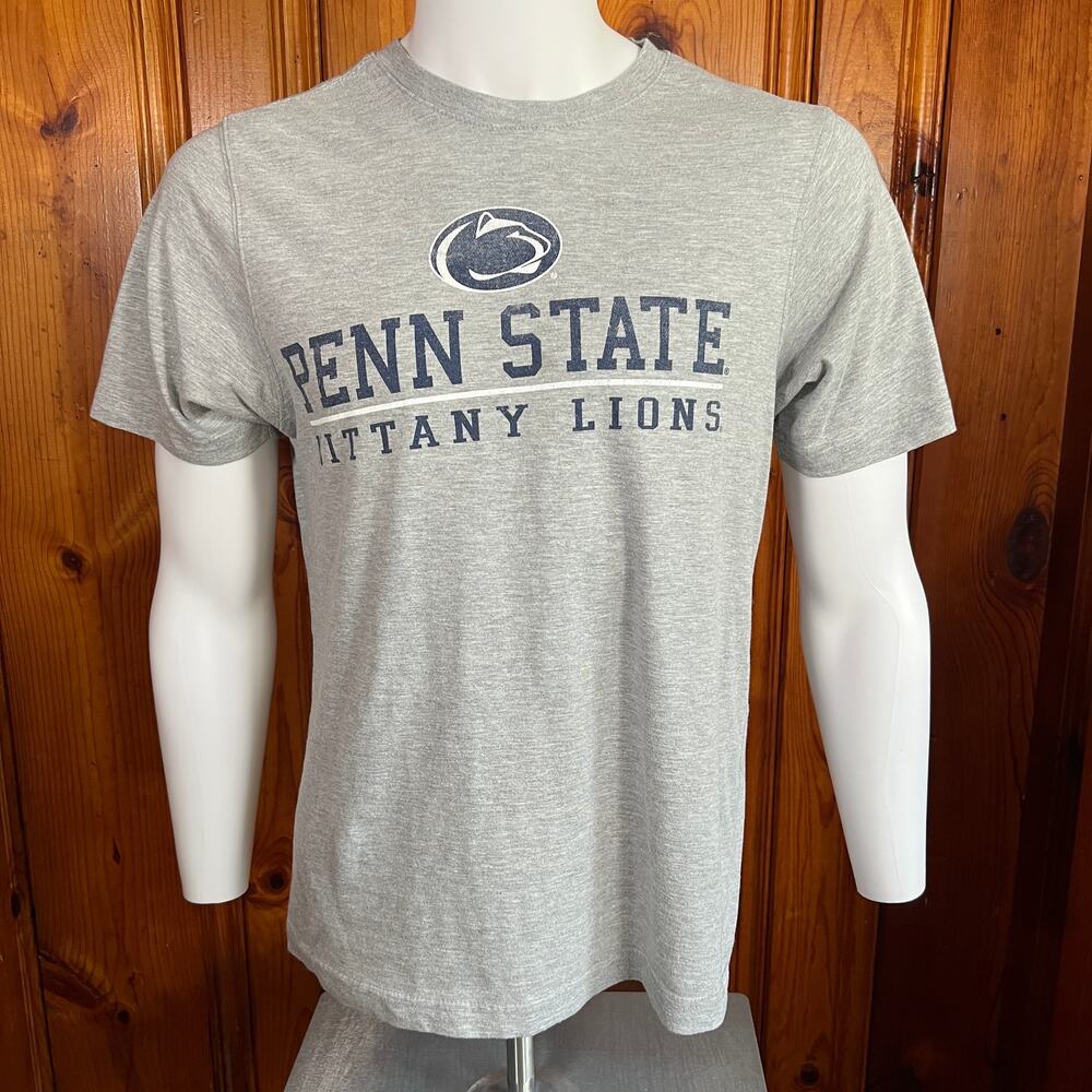 Colosseum M College Graphic T-Shirt Gray Regular